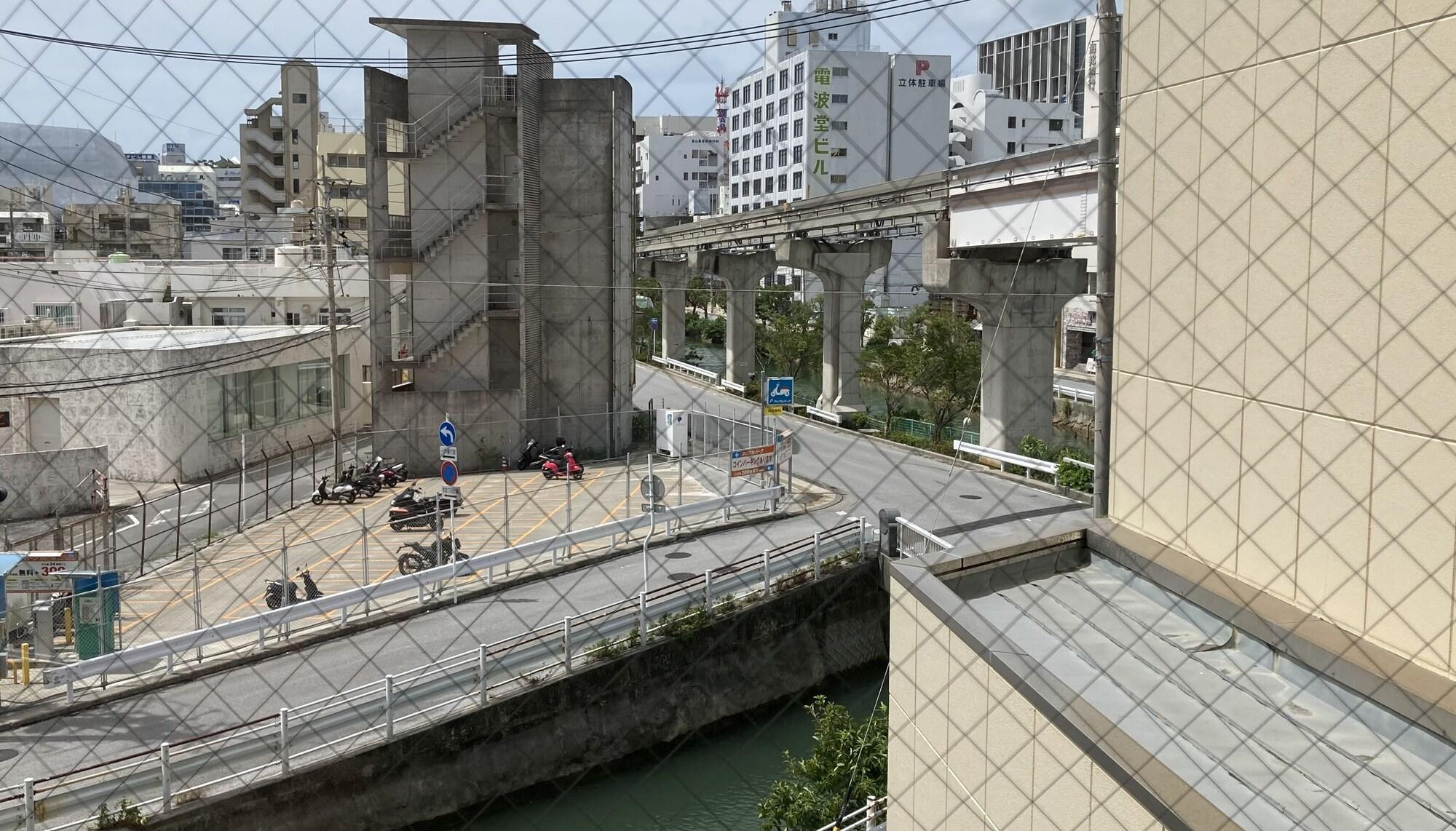 Toyoko Inn Okinawa Naha Kokusai-Dori Miebashi-Eki Exterior foto
