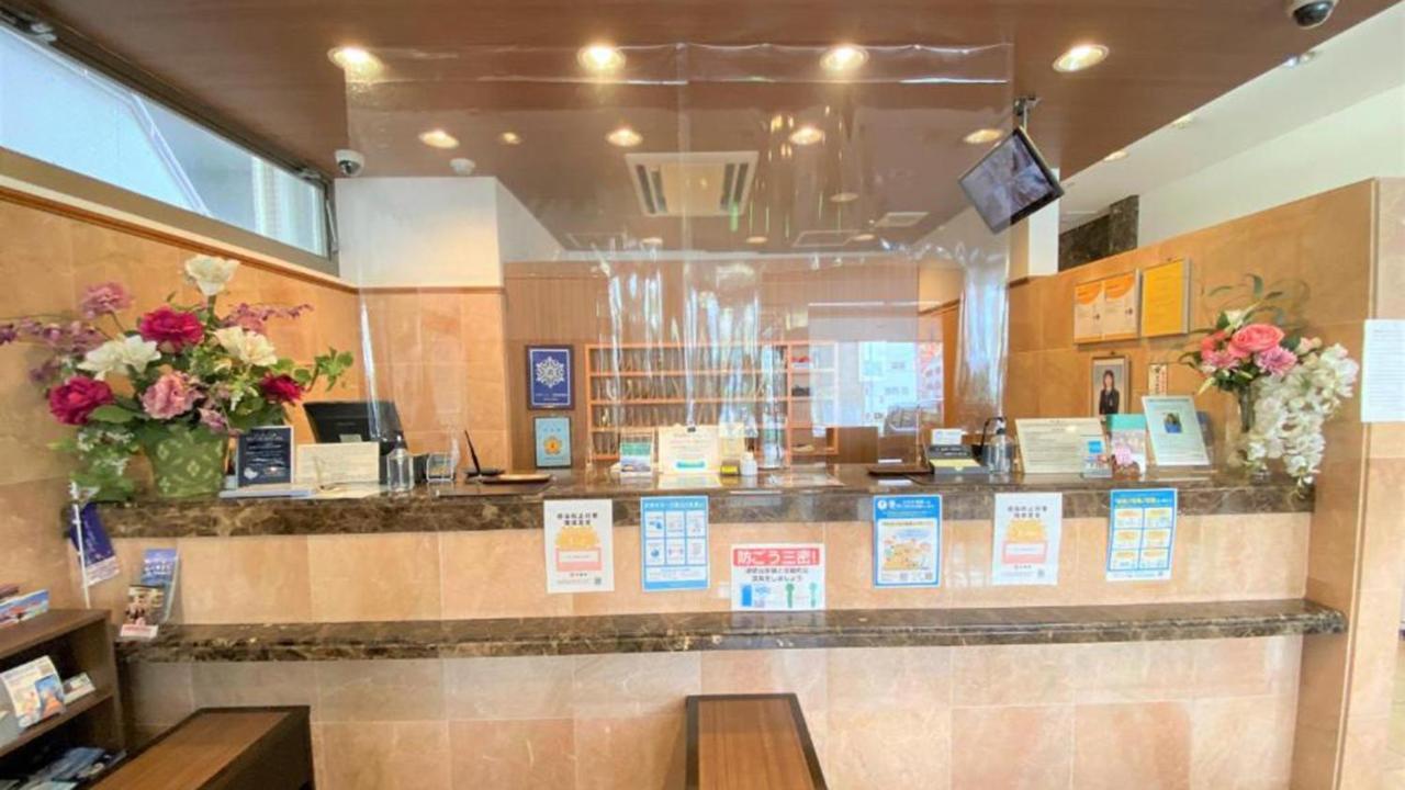 Toyoko Inn Okinawa Naha Kokusai-Dori Miebashi-Eki Exterior foto