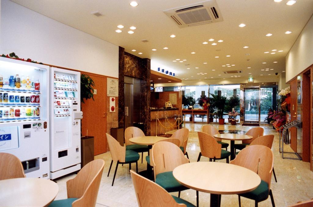 Toyoko Inn Okinawa Naha Kokusai-Dori Miebashi-Eki Exterior foto