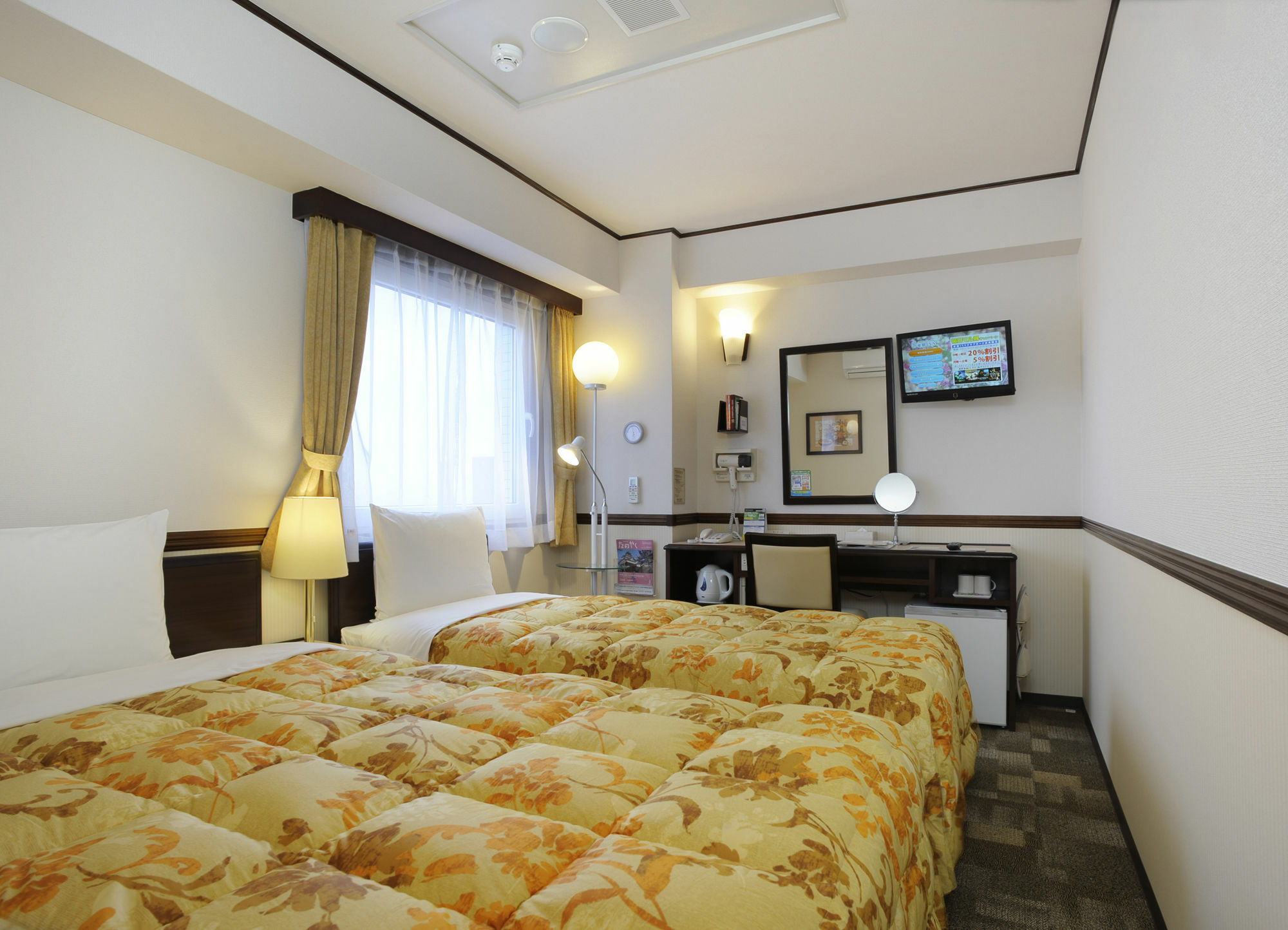 Toyoko Inn Okinawa Naha Kokusai-Dori Miebashi-Eki Exterior foto